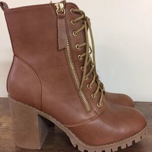 women's boots with lace-up heels